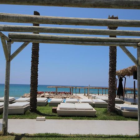 Lost At Sea Hotel Damour Exterior photo